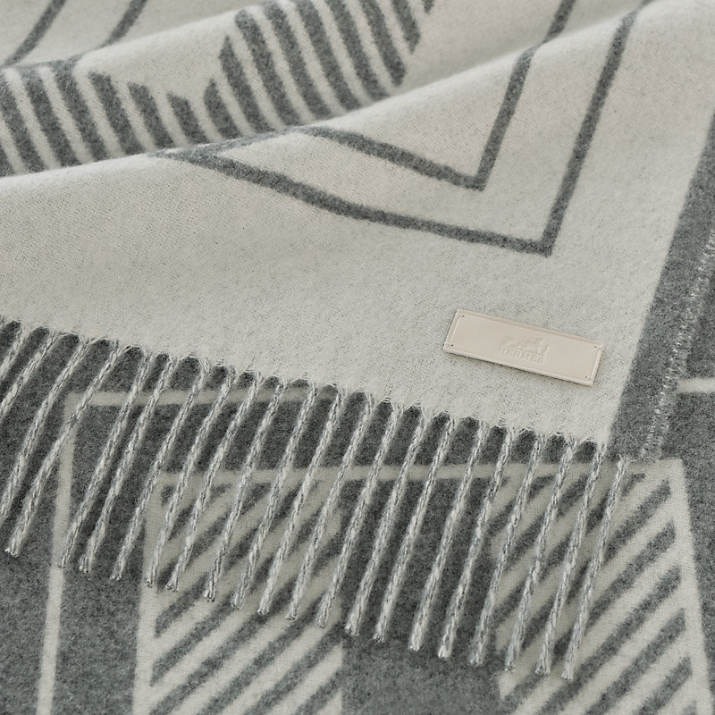 Cachecol Casaque Lettres au Carré - Cinza | Hermès Brasil